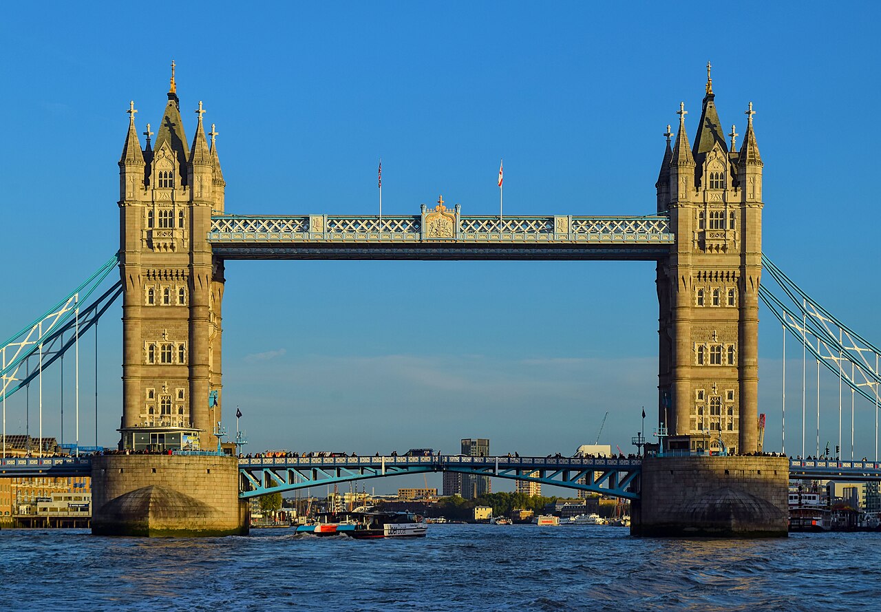 Tower Bridge at golden hour - Wikimedia Commons